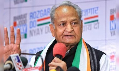 7 साल की बच्ची से रेप का मामला, गहलोत ने सरकार को घेरा, बोले- स्कूल जैसी जगह भी बच्चियां सुरक्षित नहीं