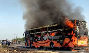 जैसलमेर बस अग्निकांड में 22वीं मौत, परिजनों का धरना जारी, मुआवजे और न्याय की मांग