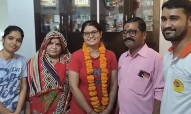 टेक्सी ड्राइवर की बेटी बनी RAS अफसर, पिता ने कर्ज लेकर पढ़ाया, मां बोलीं- ‘मेरी बच्ची ने लाज रख ली’
