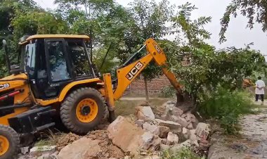 भरतपुर में दीपावली के बाद नगर निगम ने जिला कलेक्ट्रेट के पास अतिक्रमण तोड़ा