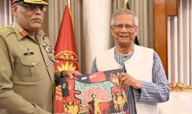 बांग्लादेश ने पूर्वोत्तर राज्यों को अपना हिस्सा बताया, मोहम्मद यूनुस PAK आर्मी चीफ को विवादित नक्शा गिफ्ट किया