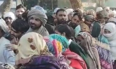 यूरिया खाद के लिए किसानों की लंबी कतारें, सर्विस लेन पर घंटों का लगा जाम