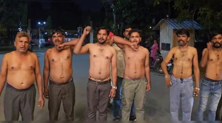 भीलवाड़ा में अतिक्रमण विवाद, ग्रामीणों का विधायक लादूलाल पितलिया के खिलाफ अर्धनग्न प्रदर्शन