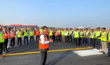 जयपुर एयरपोर्ट पर अनोखी पहल, रनवे पर ढाई घंटे की ‘FOD वॉक’, 50 कर्मचारियों ने की रनवे की सफाई