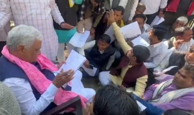 राजस्थान कृषि मंत्री डॉ. किरोड़ीलाल मीणा ने लॉन में लगाया 'मंत्री दरबार', मौके पर ही दूर की फरियादियों की समस्या