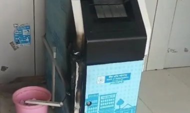 सीसीटीवी पर स्प्रे, गैस कटर से काटा एटीएम, 10 मिनट में 20.46 लाख लेकर फरार बदमाश