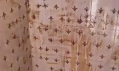 शौचालय की दीवारों पर दीपक आकार की टाइल्स लगने से विवाद