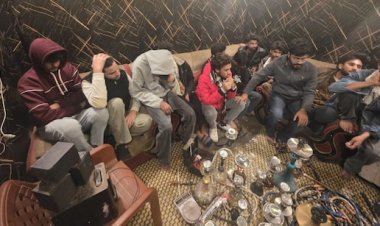 टोंक में हुक्का बार पर DST की बड़ी कार्रवाई, 23 युवक पकड़े, नशे का सामान जब्त