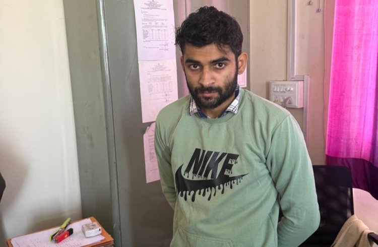 भिवाड़ी में ACB की कार्रवाई, आयकर विभाग का डाटा एंट्री ऑपरेटर 4 हजार की रिश्वत लेते रंगे हाथों गिरफ्तार