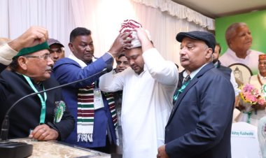 तेजस्वी को RJD की कमान, गिरिराज सिंह ने छेड़ा वंशवाद का मुद्दा