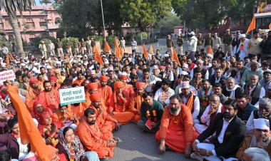 पर्यावरण संरक्षण की लड़ाई निर्णायक मोड़ पर: खेजड़ी–ओरण मुद्दे पर तीसरे दिन भी अनशन, सरकार से कानून की मांग