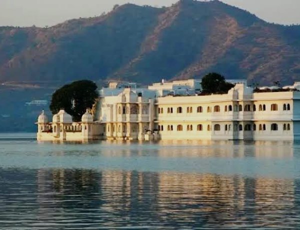 इस फरवरी उदयपुर की झीलों और महलों में खो जाएं, देखे एक से बढ़कर एक जगह