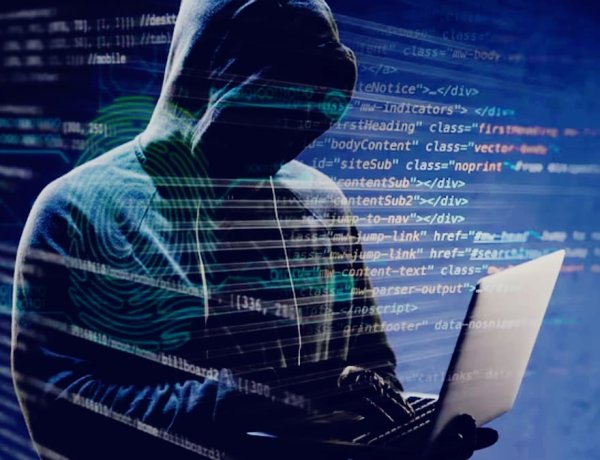 दोस्ती से शुरू हुआ रिश्ता, ब्लैकमेलिंग और करोड़ों के गहनों की ठगी में बदला मामला