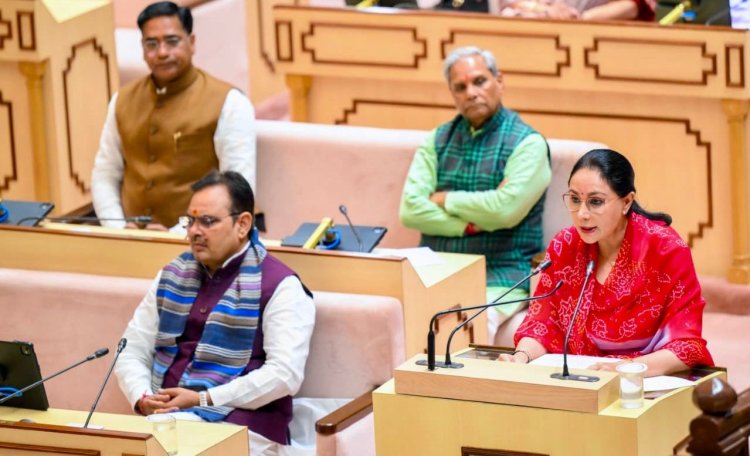 विधानसभा में बजट पढ़ने पर विवाद: क्या नेताओं के लिए शिक्षा जरूरी नहीं? उठे बड़े सवाल