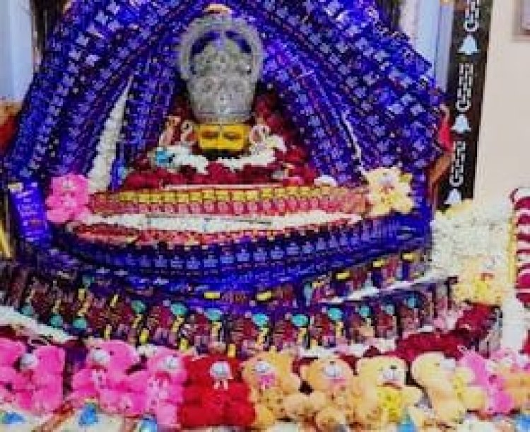 टेडी-चॉकलेट से सजा श्याम दरबार, वैलेंटाइन पर मंदिर में खास रौनक