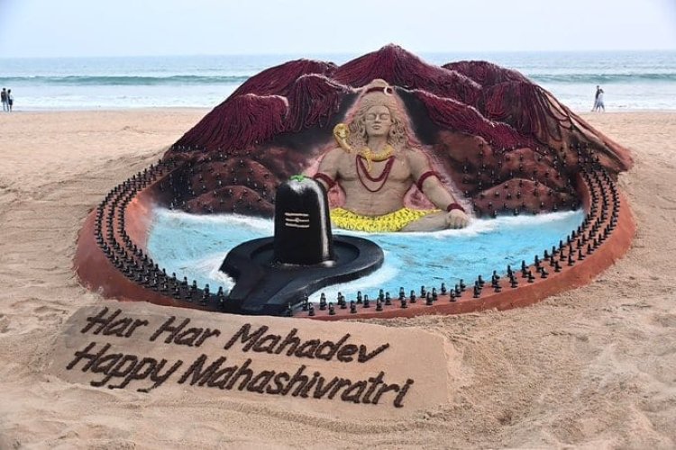 पुरी बीच पर रेत में उतरी शिव महिमा, 17 हजार रुद्राक्षों से सजी अद्भुत प्रतिमा