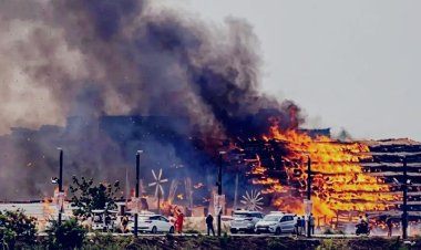 अयोध्या के राजघाट में महायज्ञ के दौरान भीषण आग, लाखों का नुकसान