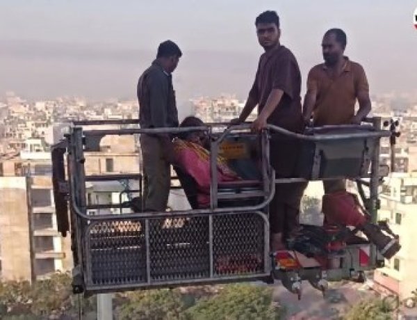 जयपुर के श्यामनगर में 10 मंजिला अपार्टमेंट में भीषण आग, 200 लोगों की जान पर बन आई