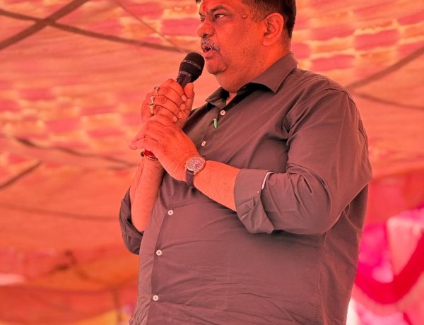 “सड़क मांगी तो मंत्री बोले-सांप,बिच्छू भेज दूं?