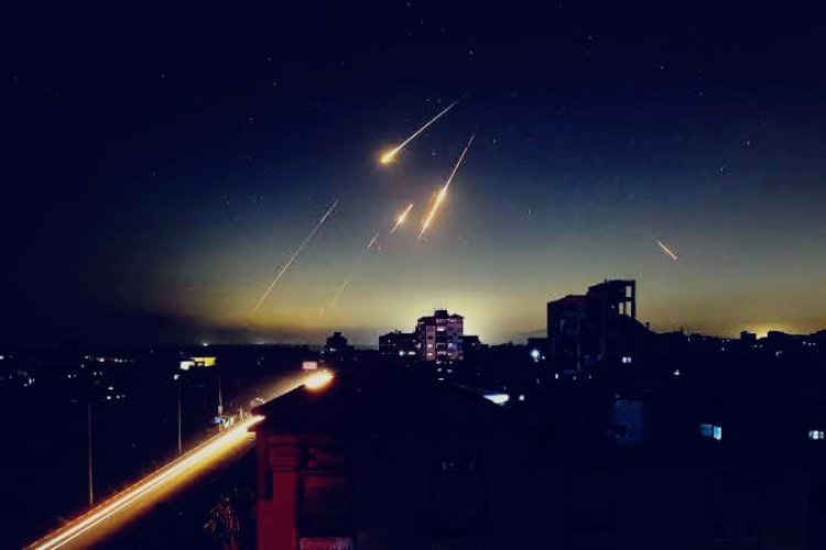 अमेरिका-इजरायल का ईरान के कोर्नाक नेवल बेस पर हमला, तीन जहाज डूबने का दावा