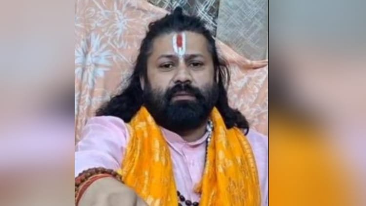 प्रयागराज में आशुतोष ब्रह्मचारी का बड़ा आरोप: बोले- हिंदू धर्म के भीतर रची जा रही साजिश
