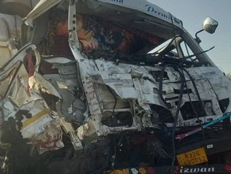 सिरोही में भीषण सड़क हादसा, दो ट्रकों की आमने-सामने टक्कर; एक की मौत, तीन गंभीर