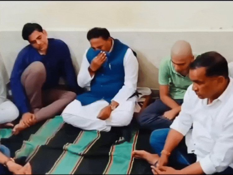 भरतपुर में ज्वेलर की हत्या से मातम, परिवार से मिलकर रो पड़े पूर्व विधायक अवाना