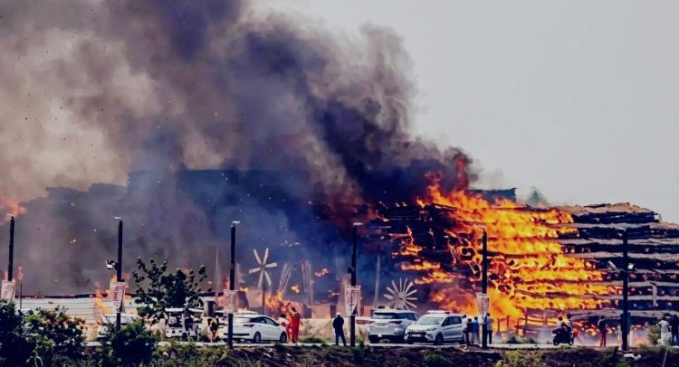 अयोध्या के राजघाट में महायज्ञ के दौरान भीषण आग, लाखों का नुकसान