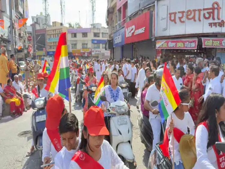 महावीर जयंती पर 1008 वाहनों के साथ निकली शोभायात्रा