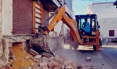 बीकानेर में हिस्ट्रीशीटर पर चला बुलडोज़र, अवैध निर्माण ढहा