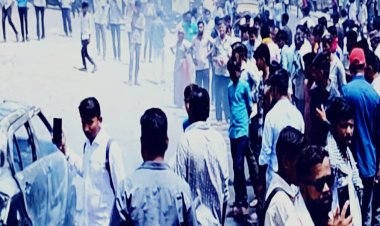 चौहटन रोड पर अचानक धधकी कार, इलाके में मचा हड़कंप