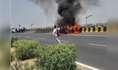 Rajasthan News: टोंक में कैश वैन में लगी भीषण आग, करोड़ों रुपये सुरक्षित