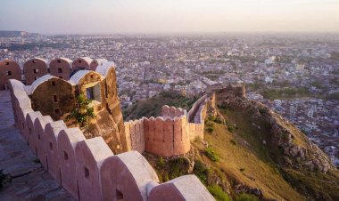 भीषण गर्मी से जयपुर पर्यटन ठंडा, स्मारकों पर सन्नाटा