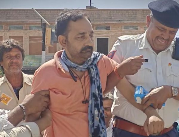 बाड़मेर में शराबी कार चालक का कहर, बाइक सवार को मारी टक्कर