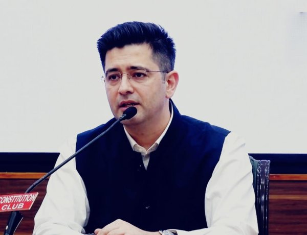 AAP में बड़ी टूट का दावा, राघव चड्ढा समेत कई सांसदों के BJP में जाने की चर्चा