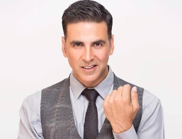 अक्षय कुमार की बेटी से न्यूड फोटो मांगने वाला आरोपी गिरफ्तार, साइबर सुरक्षा पर फिर उठे सवाल