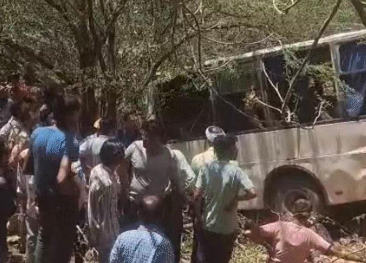 अजमेर में भीषण हादसा: पुष्कर घाटी में 150 फीट खाई में गिरी बस, एक बच्चे की मौत