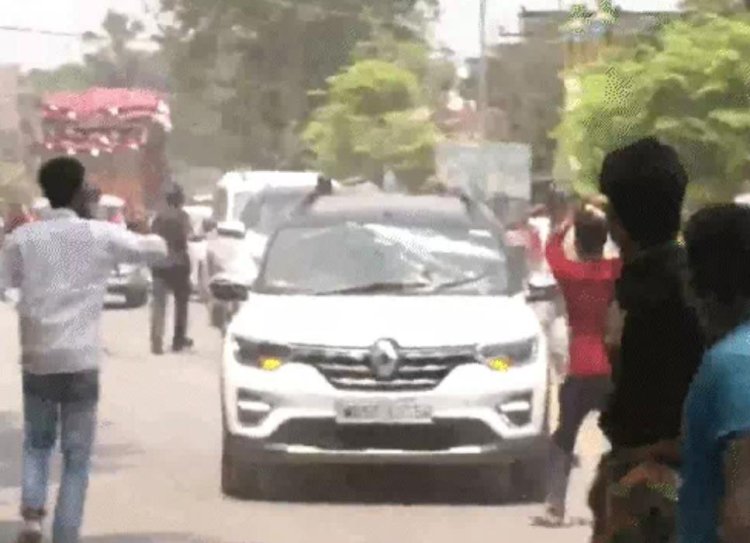 पश्चिम बंगाल में मतदान के बीच हिंसा, बीजेपी उम्मीदवारों पर हमले से बढ़ा तनाव