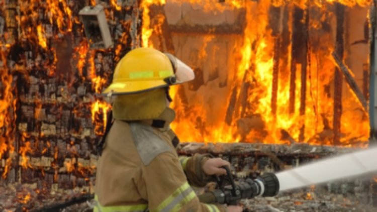 जयपुर विद्युत विभाग की चौथी मंजिल पर लगी आग
