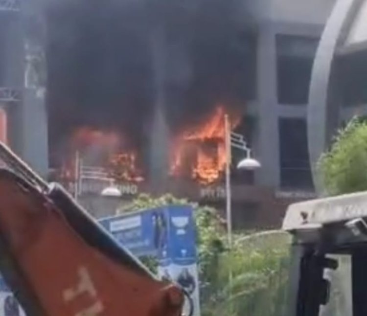 कोटा के सिटी मॉल में भीषण आग, Burger King के ऊपर का हिस्सा जला