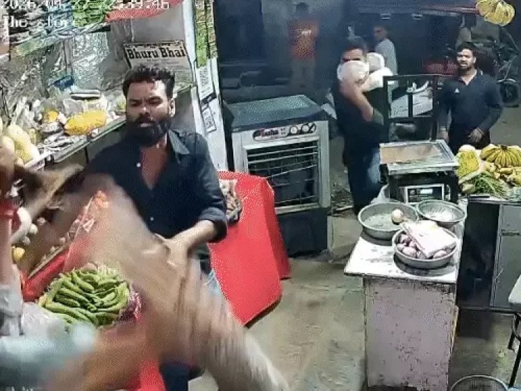 जयपुर में नींबू के पैसे मांगने पर दुकानदार से मारपीट, CCTV में कैद वारदात