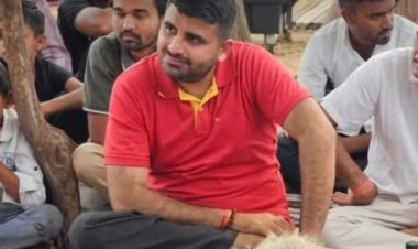 लिग्नाइट माइंस गेट पर श्रमिकों का धरना