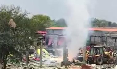 देवास में पटाखा फैक्ट्री में भीषण धमाका, कई मजदूरों की मौत; शवों के टुकड़े दूर तक बिखरे
