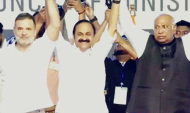 64 साल बाद केरल में पूरी कैबिनेट के साथ हुआ शपथ ग्रहण, वीडी सतीशन ने संभाली कमान...