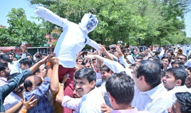 जयपुर में राहुल गांधी के खिलाफ BJP का प्रदर्शन, PM मोदी और अमित शाह पर कथित टिप्पणी को लेकर पुतला दहन