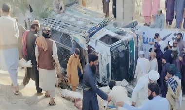दर्दनाक हादसा, 18 लोगों की मौत...सड़क पर मची चीख-पुकार