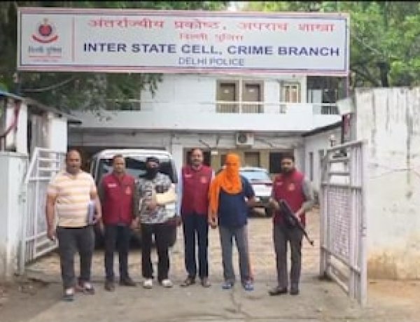 Delhi Crime News: 1000+ गाड़ियां बेचने वाला हाईटेक गिरोह पकड़ा, VAHAN सिस्टम का दुरुपयोग