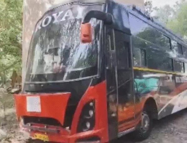 दिल्ली में चलती स्लीपर बस में महिला से गैंगरेप, ड्राइवर-कंडक्टर गिरफ्तार