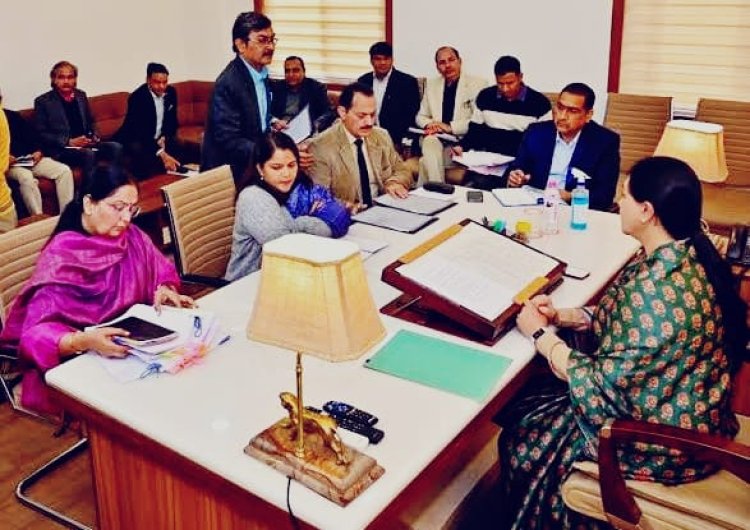 बजट घोषणाओं पर सख्त हुई सरकार, दिया कुमारी ने अधिकारियों को लगाई फटकार
