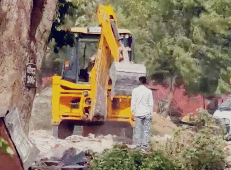 जयपुर में 2200 करोड़ की सरकारी जमीन पर चला बुलडोजर, दूसरे दिन भी जारी रही कार्रवाई